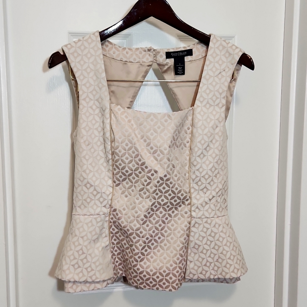 White house black market whbm size 6 gorgeous golden Top